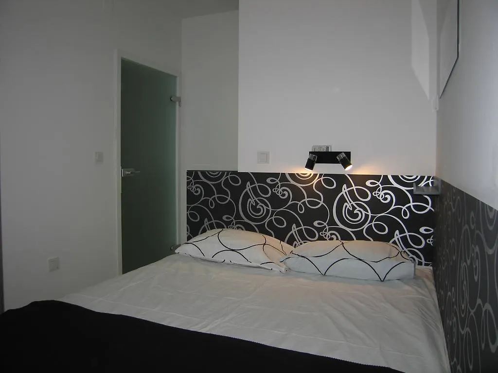 Apartment Lux Pola 0*,  Croazia